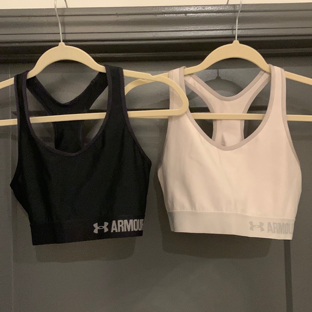 Women’s M set of 2 under armor sports bras.